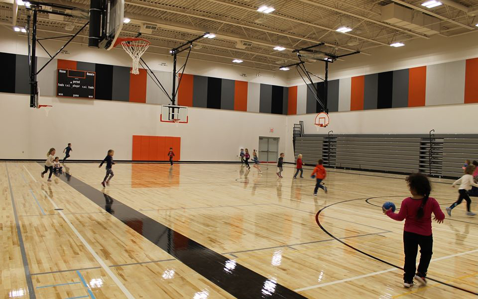 Students playing in Parkview gym