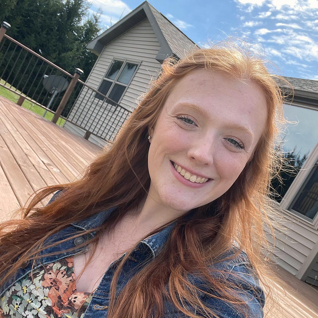 portrait of Jenna Schweitzer